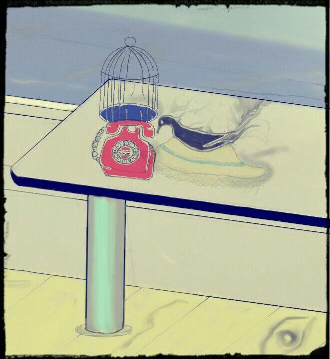 Un pájaro haciendo nido sobre un sombrero, en una mesa que tiene un teléfono rojo y una jaula rota.